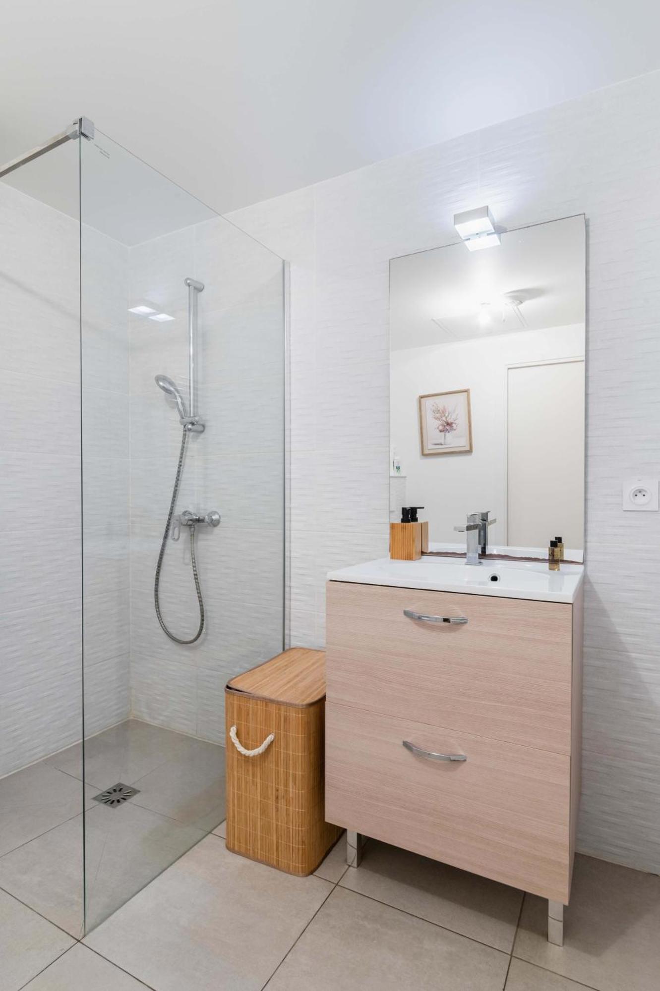 Appartement Lumineux Avec Terrasse Courbevoie - 4P - Flat-Guest Exterior foto
